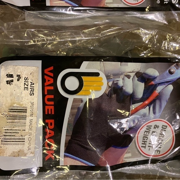 Size Medium Nitrile Glove Bundle - Picture 4 of 7